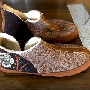 New without tags: Acorn Women's Forest Bootie Ankle Height Slipper